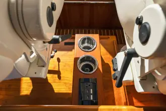 Thumbnail von Hinckley Talaria 43 TURQUOISE name reserved