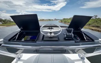 Thumbnail von Viking 72 Convertible LADY SURFBUM