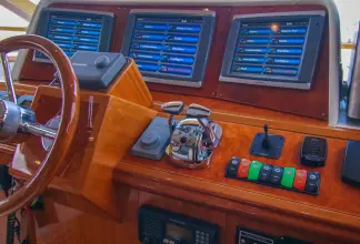 Thumbnail von Mckinna 65  YOLO