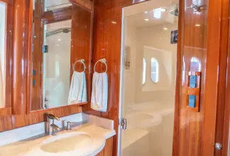 Thumbnail von Mckinna 65  YOLO