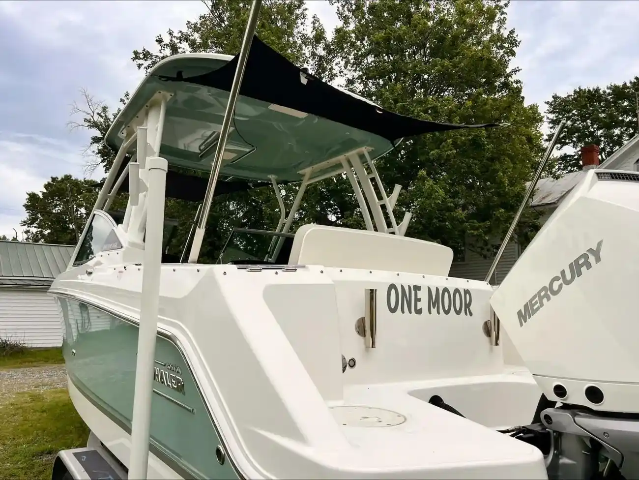 Boston Whaler 240 Vantage One Moor