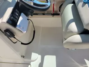 Thumbnail von Boston Whaler 240 Vantage One Moor