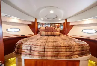 Thumbnail von Ovation 52 Ours Is Prettier