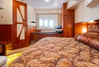 Thumbnail von Ovation 52 Ours Is Prettier