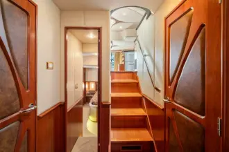 Thumbnail von Ovation 52 Ours Is Prettier