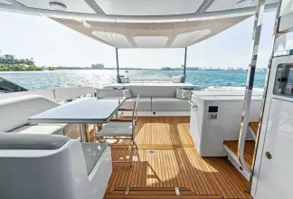 Thumbnail von Azimut S8 Yesenia