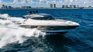 Riviera 6000 Sport Yacht