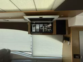 Thumbnail von Cruisers Yachts 45 Cantius To The Moon And Back