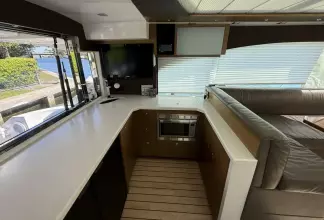 Thumbnail von Cruisers Yachts 45 Cantius To The Moon And Back