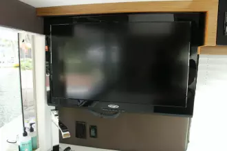 Thumbnail von Cruisers Yachts 45 Cantius To The Moon And Back