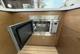 Thumbnail von Cruisers Yachts 45 Cantius To The Moon And Back