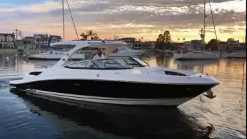 Sea Ray SLX 350 A Champagne Thing