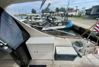 Thumbnail von Chris Craft Commander 42 Red Boat