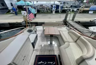 Thumbnail von Chris Craft Commander 42 Red Boat