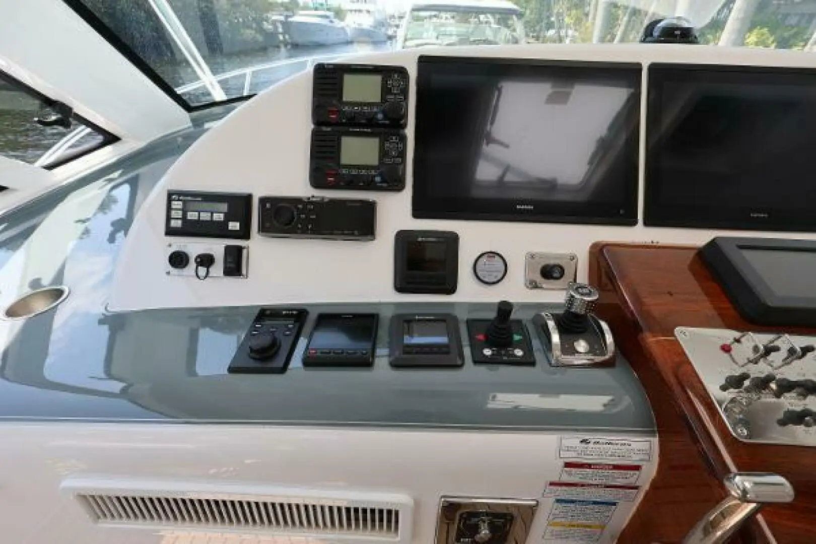 Thumbnail von Hatteras 45