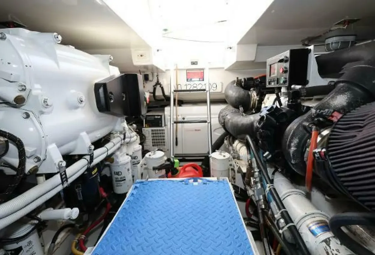 Thumbnail von Hatteras 45