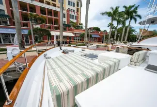 Thumbnail von Tollycraft Pilothouse Motivated Seller