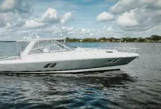 Thumbnail von Intrepid 475 Sport Yacht