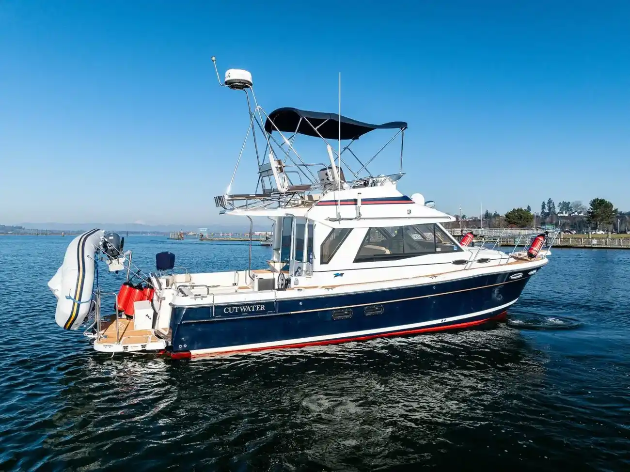 Cutwater Boats 32 CB AWOL