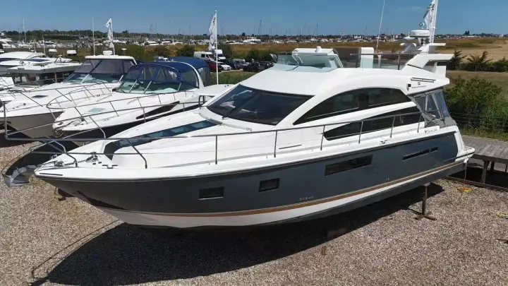 Fairline Squadron 42