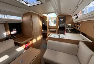 Thumbnail von Jeanneau Sun Odyssey 380 Princess Leia