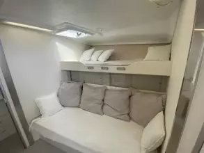 Thumbnail von Luhrs 380