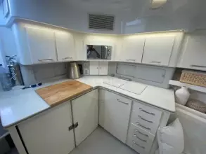 Thumbnail von Luhrs 380