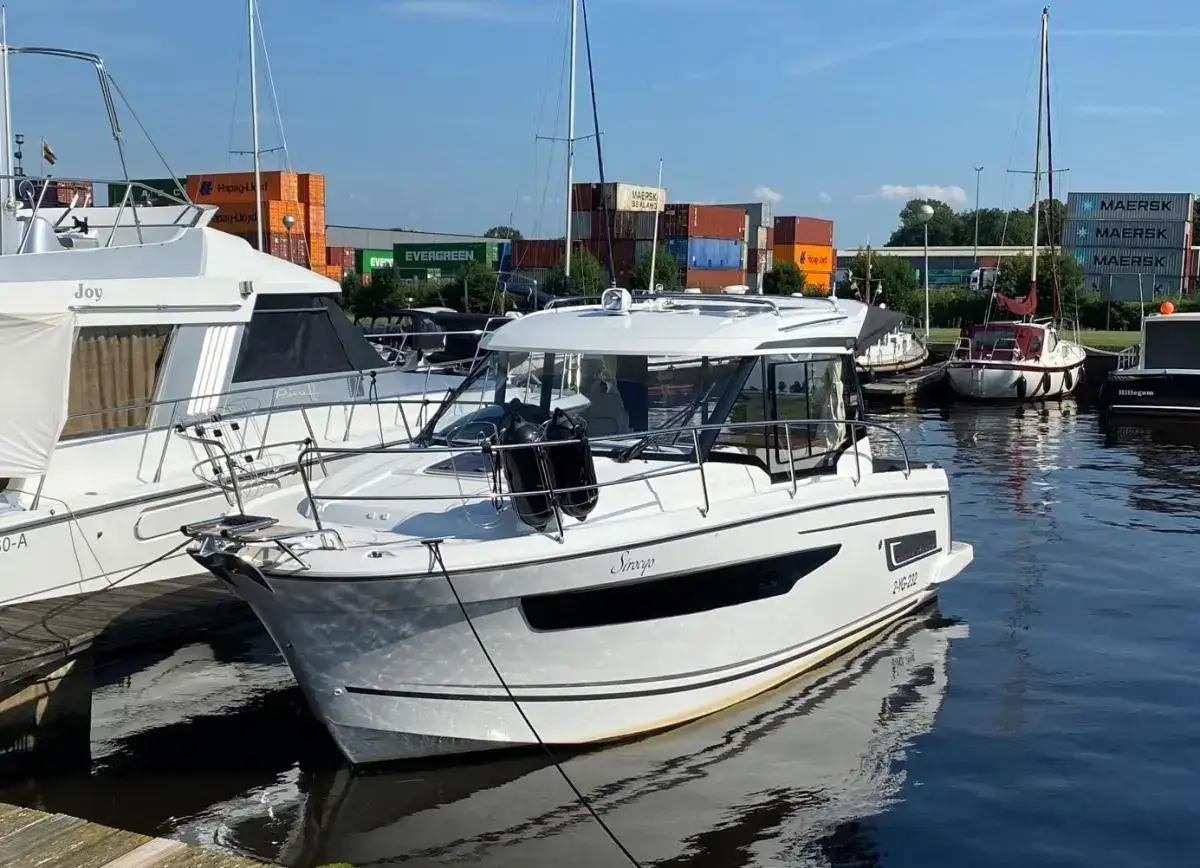 Thumbnail von Jeanneau Merry Fisher 895 Offshore Jeanneau Merry Fisher 895 offshore met Joystick Suzuki Electric steer by wire Stuursysteem