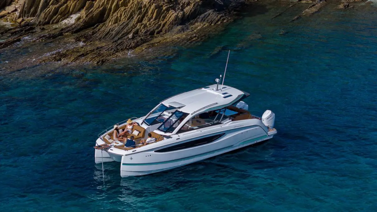 Four Winns TH36 JEANNEAU TH38 Twin-Hull