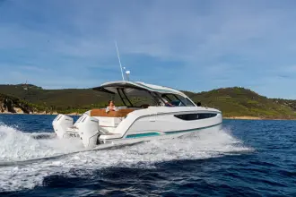 Thumbnail von Four Winns TH36 JEANNEAU TH38 Twin-Hull