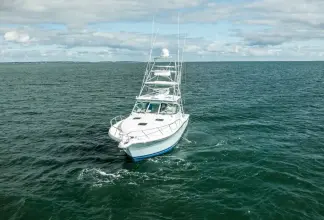 Thumbnail von Tiara Yachts 42