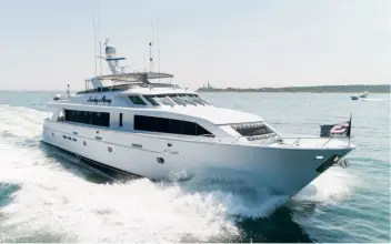 Thumbnail von Hatteras 	100 Motor-Yacht Sunday Money