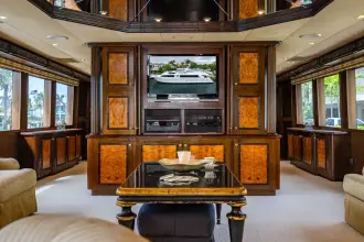 Thumbnail von Hatteras 	100 Motor Yacht  Sunday Money