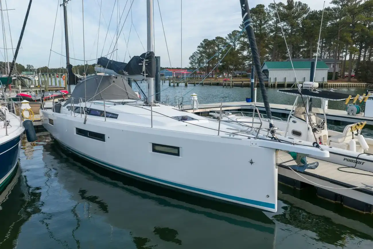 Jeanneau Sun Odyssey 410 Knot 4 Sail