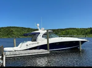 Sea Ray 440 Sundancer Coastal Fog