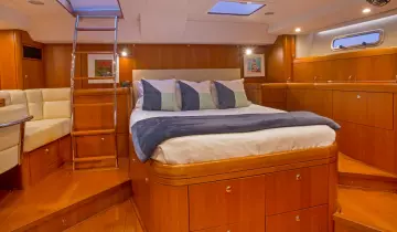 Thumbnail von Oyster 72 AEGIS