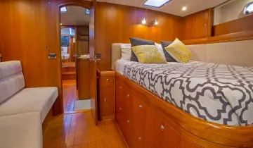 Thumbnail von Oyster 72 AEGIS