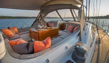 Thumbnail von Oyster 72 AEGIS