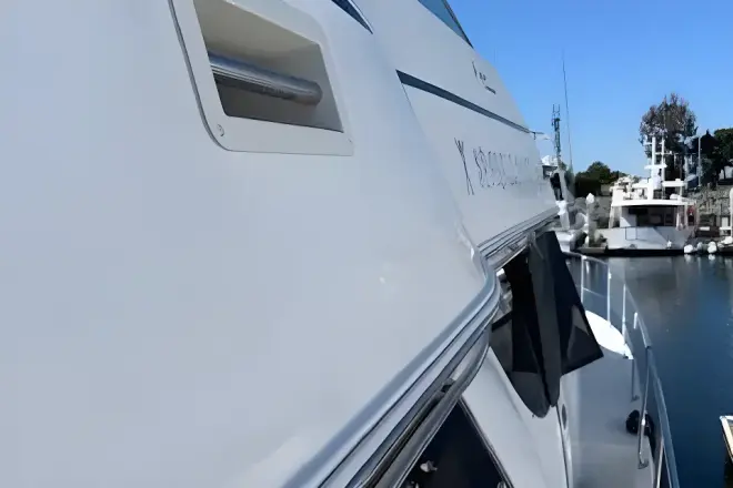 Carver 570 Voyager Pilothouse