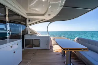 Thumbnail von Riviera 6000 Sport Yacht