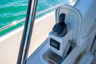 Thumbnail von Riviera 6000 Sport Yacht