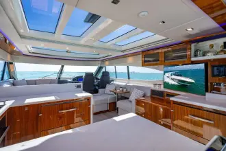 Thumbnail von Riviera 6000 Sport Yacht