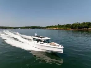 Thumbnail von Axopar 45 XC Cross Cabin Stock 5