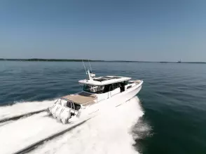 Thumbnail von Axopar 45 XC Cross Cabin Stock 5