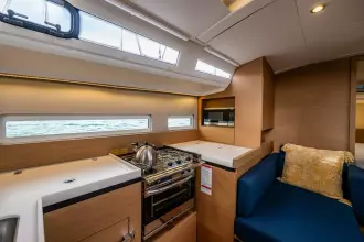 Thumbnail von Jeanneau Sun Odyssey 410 INTO THE BLUE