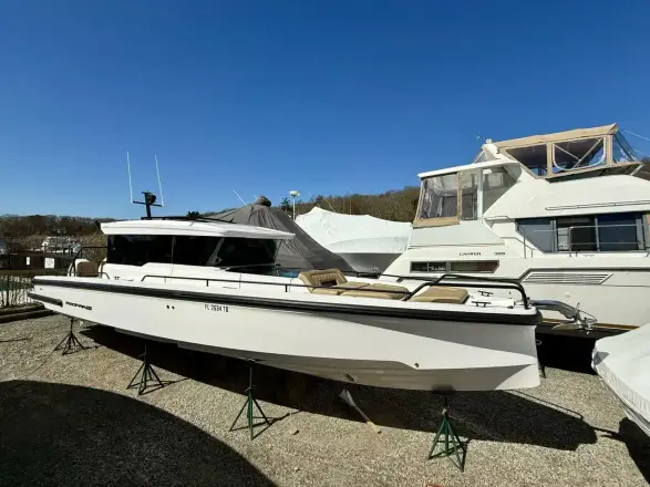 Axopar 37 XC Cross Cabin