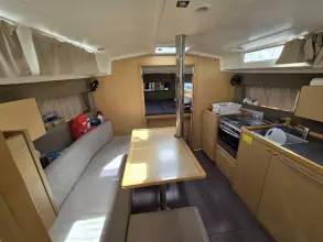 Thumbnail von Beneteau Oceanis 38.1 Sea Hunt