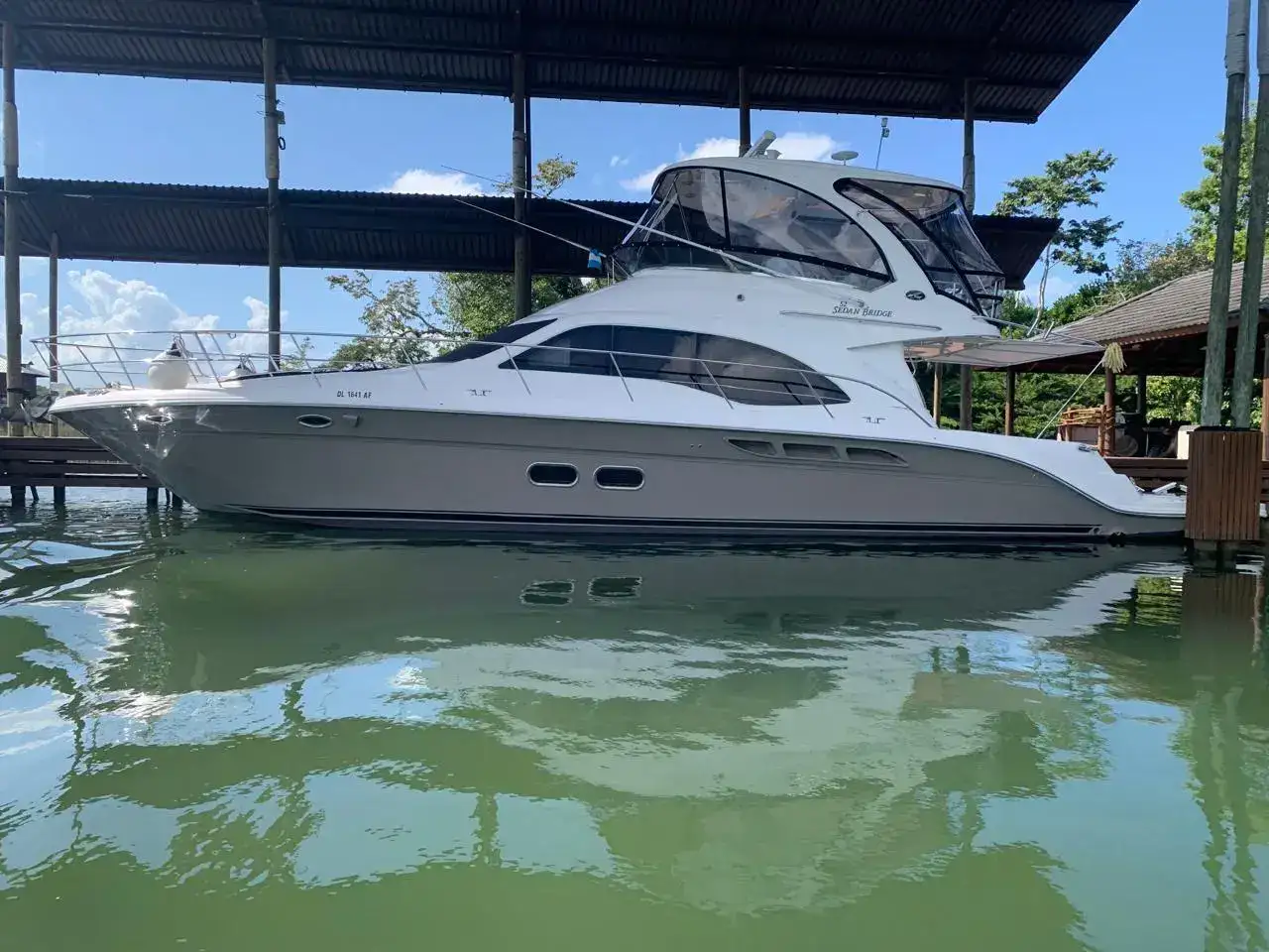Sea Ray 52 Sedan Bridge