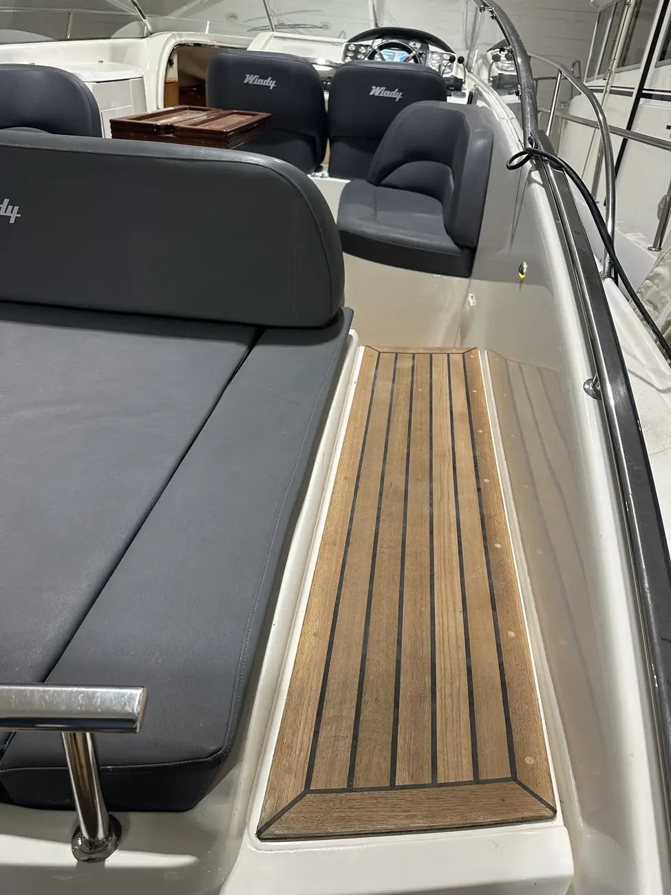 Thumbnail von Windy 32 Grand Tornado