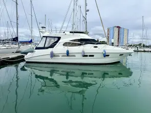 Sealine F425 So Friday